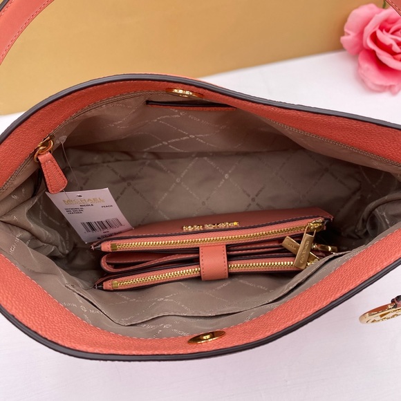 Michael Kors Nicole Shoulder Bag & Wallet Set - Picture 8 of 11